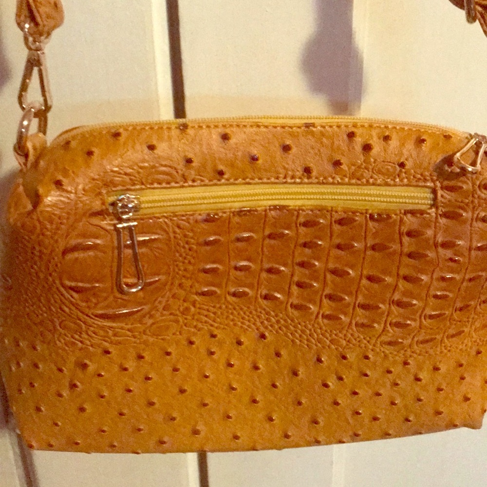 Mustard color purse, can be a cross body